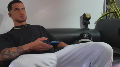 Nicolas Muscle online show from September 25, 2025, 3:16 pm