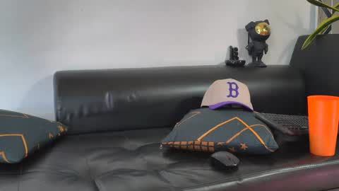 Nicolas Muscle online show from October 1, 2025, 2:34 pm