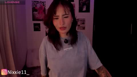 Nixxie  online show from December 18, 2025, 1:11 am