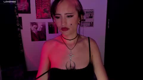 Nixxie  online show from July 6, 2026, 1:35 am