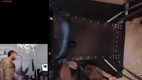 Snapshot of njdbear chatting on December 4, 2024, 1:03 am Don online show from December 4, 2024, 1:03 am