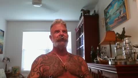 Snapshot of njdbear chatting on September 20, 2025, 10:11 pm Don online show from September 20, 2025, 10:11 pm