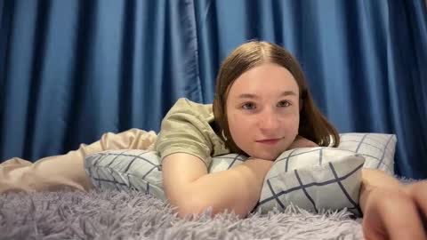 Snapshot of nloraaa chatting on November 5, 2025, 3:39 am Tears Lora online show from November 5, 2025, 3:39 am