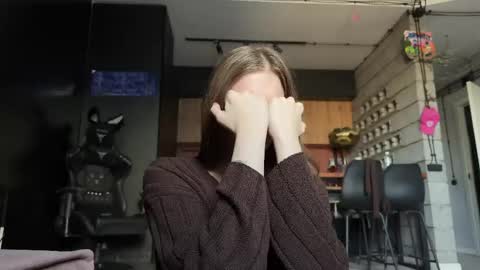 Tears Lora online show from May 17, 2026, 1:03 am