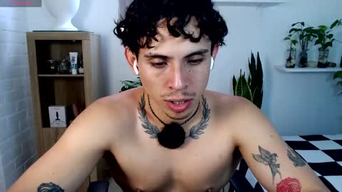 Snapshot of no_face_69 chatting on May 19, 2026, 6:47 pm x online show from May 19, 2026, 6:47 pm