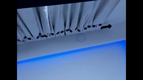 Noa online show from December 19, 2025, 2:51 am