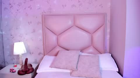 Snapshot of noa_butterfly chatting on October 14, 2025, 11:33 am   ambarsulliva  online show from October 14, 2025, 11:33 am