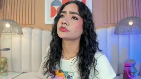 Noa online show from April 26, 2026, 2:42 am