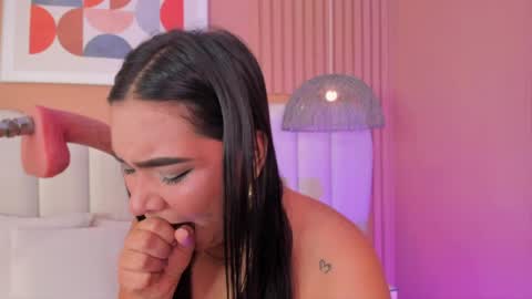 Noa online show from May 15, 2026, 3:02 am