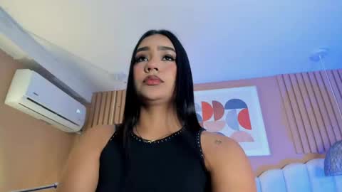 Noa online show from May 20, 2026, 2:40 am