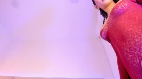 noa_perez_ online show from June 15, 2026, 11:51 pm