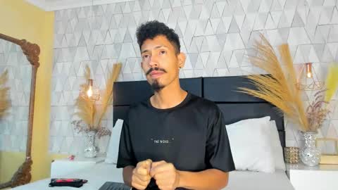 Snapshot of noaahtylor chatting on March 23, 2026, 8:13 pm Noah online show from March 23, 2026, 8:13 pm