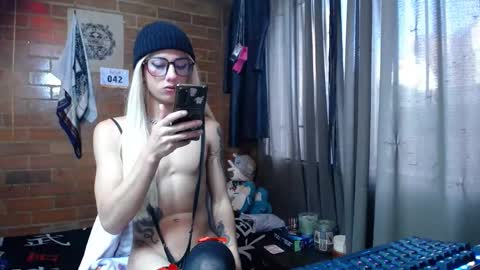 Snapshot of noah420sr chatting on January 21, 2025, 1:32 pm noah420sr online show from January 21, 2025, 1:32 pm