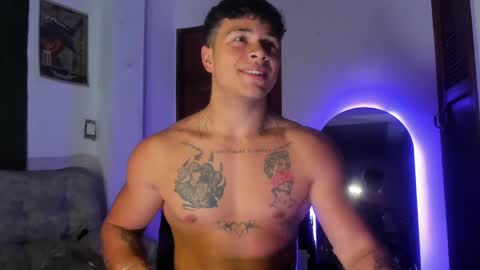 noah_223 online show from May 6, 2026, 3:57 am