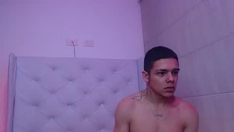 Snapshot of noah_and_kim69 chatting on December 1, 2025, 5:45 am Zoe online show from December 1, 2025, 5:45 am