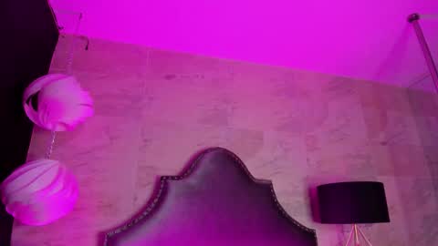 Zoe  online show from May 6, 2026, 3:24 am