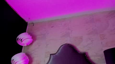 Zoe  online show from May 7, 2026, 3:34 am