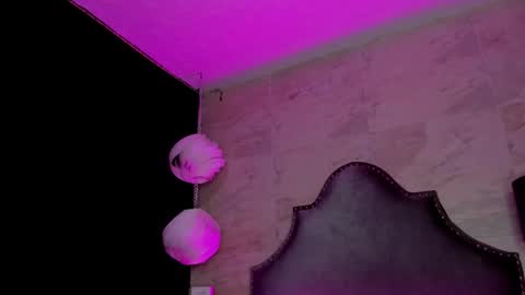Zoe  online show from May 8, 2026, 3:23 am