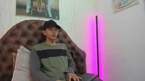 Noah Blake online show from September 18, 2025, 2:13 am