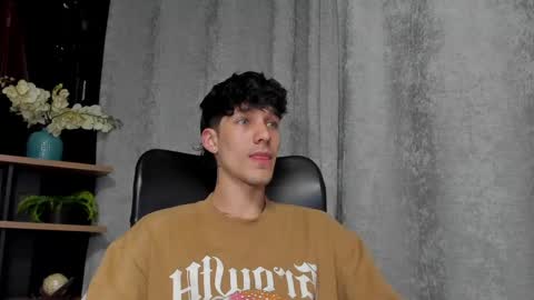 Noah Brigth online show from February 19, 2025, 3:28 am