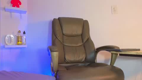 Snapshot of noah_coleman__ chatting on January 10, 2025, 2:57 am NOAH  online show from January 10, 2025, 2:57 am
