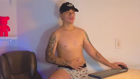 Snapshot of noah_coleman__ chatting on January 10, 2025, 9:02 am NOAH  online show from January 10, 2025, 9:02 am