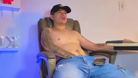 Snapshot of noah_coleman__ chatting on January 10, 2025, 12:36 pm NOAH  online show from January 10, 2025, 12:36 pm