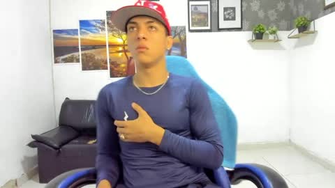 noah_flynn1 online show from May 5, 2026, 10:23 am
