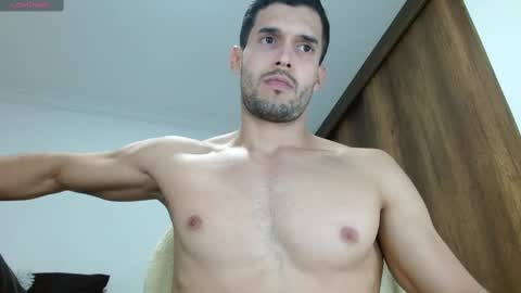 Snapshot of noah_jhonsonn chatting on March 8, 2025, 11:28 pm Noah online show from March 8, 2025, 11:28 pm