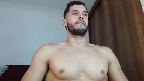 Snapshot of noah_jhonsonn chatting on August 1, 2026, 12:04 pm Noah online show from August 1, 2026, 12:04 pm