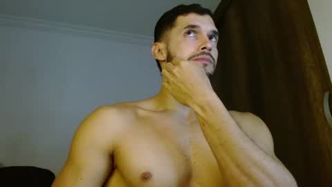 Snapshot of noah_jhonsonn chatting on August 4, 2026, 11:57 am Noah online show from August 4, 2026, 11:57 am