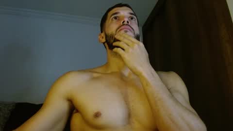 Snapshot of noah_jhonsonn chatting on August 5, 2026, 11:35 am Noah online show from August 5, 2026, 11:35 am