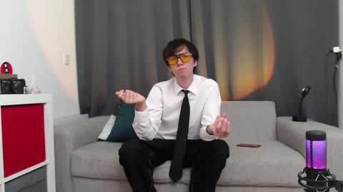 noah_lawson online show from September 11, 2025, 7:47 pm