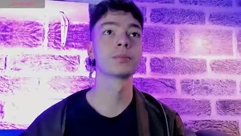 Snapshot of noah_ricci_ chatting on September 14, 2025, 12:37 pm    online show from September 14, 2025, 12:37 pm