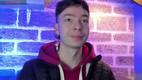 Snapshot of noah_ricci_ chatting on September 16, 2025, 12:39 pm    online show from September 16, 2025, 12:39 pm