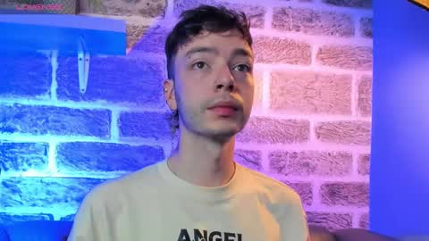 Snapshot of noah_ricci_ chatting on September 20, 2025, 12:39 pm    online show from September 20, 2025, 12:39 pm