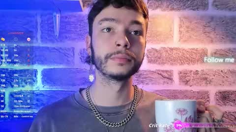 Snapshot of noah_ricci_ chatting on October 17, 2025, 1:35 pm    online show from October 17, 2025, 1:35 pm