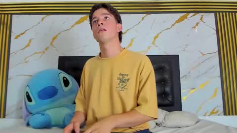 noah_smith01 online show from January 18, 2026, 12:20 pm