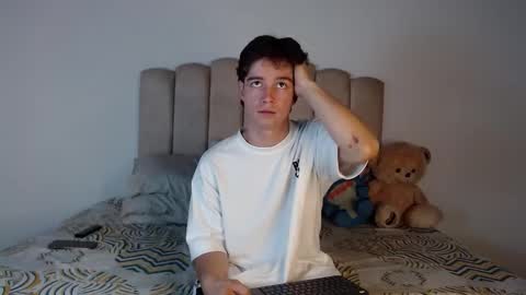 noah_smith01 online show from February 1, 2026, 12:48 pm