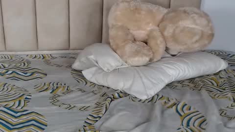 noah_smith01 online show from February 3, 2026, 6:22 am