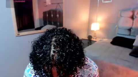 noah_smith04 online show from November 28, 2025, 12:08 pm