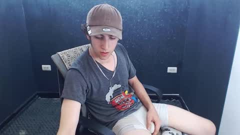 noah_sokolov online show from November 19, 2025, 7:03 pm