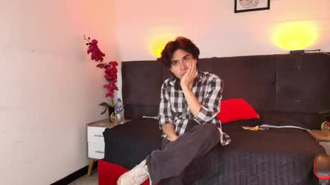 noah_starks online show from May 20, 2026, 8:04 pm