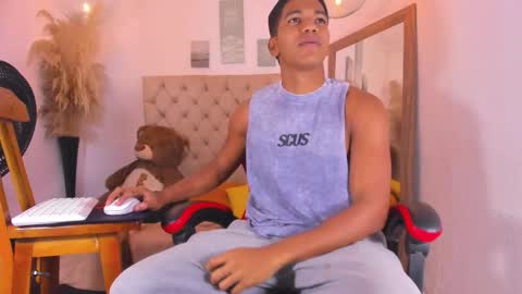 N O AH - S T H O  N E online show from February 12, 2026, 5:24 am