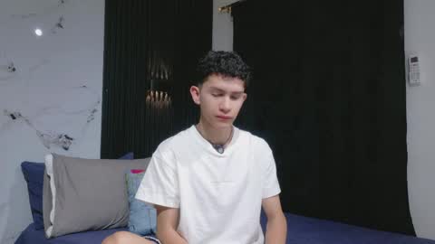 noah tyler  online show from May 24, 2026, 12:15 am