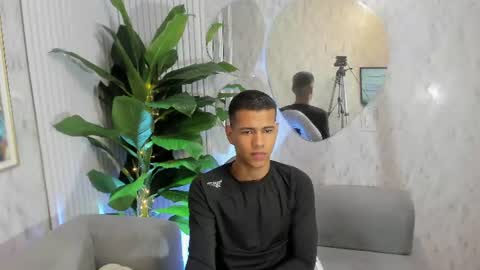 Snapshot of noahdark_ chatting on July 23, 2026, 2:20 am NOAH online show from July 23, 2026, 2:20 am
