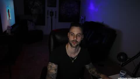 Noah Fitt online show from May 12, 2026, 3:47 am