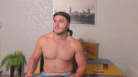 Noah Stevenss online show from August 9, 2026, 1:51 am