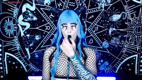 Snapshot of noamy_666 chatting on October 9, 2025, 1:03 am caroline online show from October 9, 2025, 1:03 am