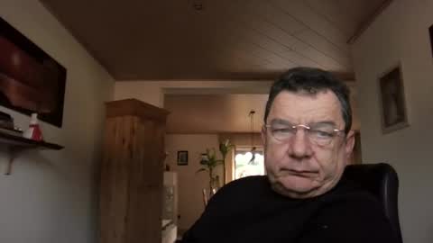 nobbie44 online show from January 20, 2025, 1:42 pm